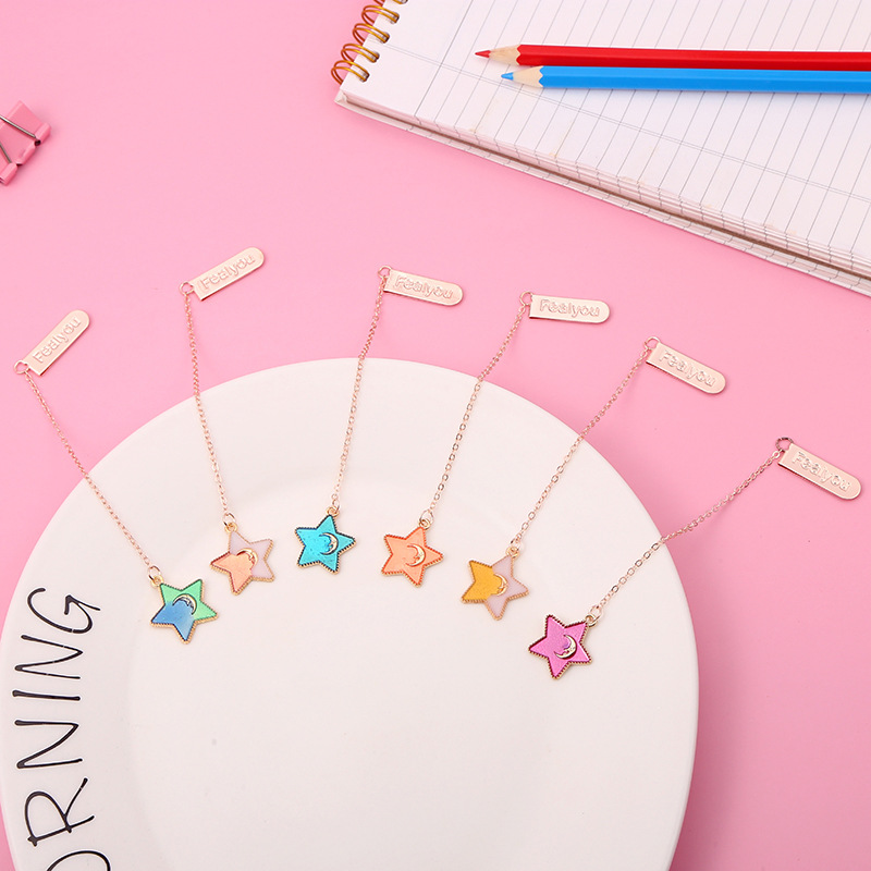 Phụ kiện đánh dấu trang sách làm từ kim loại hình mặt trăng ngôi sao dễ thương