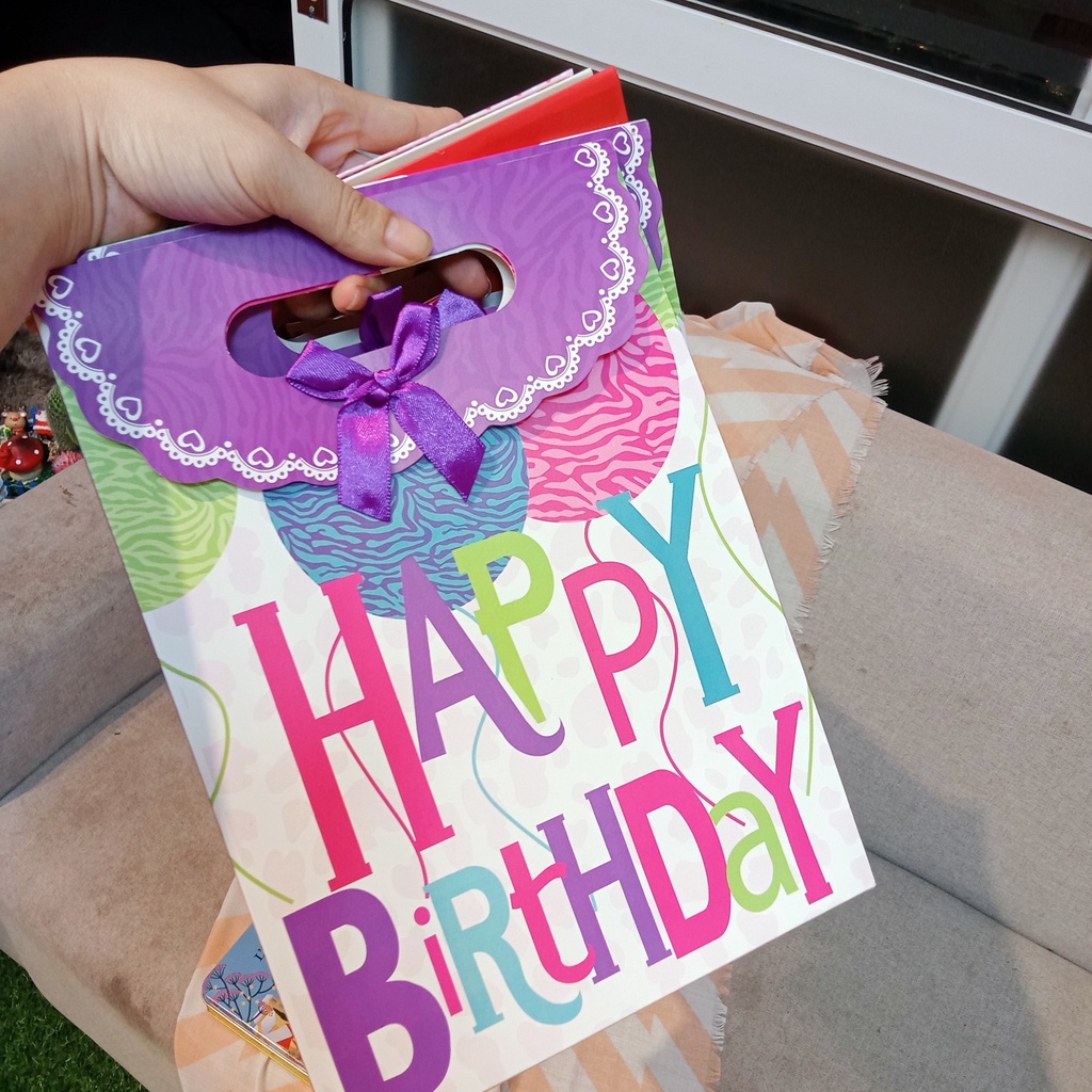 Túi giấy đựng quà sinh nhật HAPYBIRTH DAY size 27 x 19x 9cm siêu xinh có nắp gài
