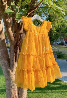 Váy chấm bi