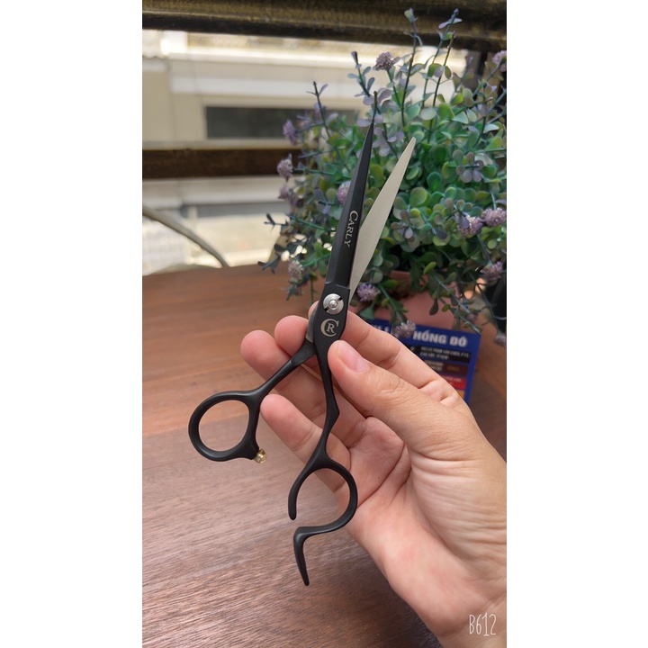 Kéo cắt tóc đen carly