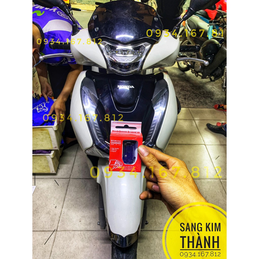 Tẩu Sạc Dock Sạc Điện Thoại Xe Sh 2017 2018 2019 Hàng Honda Chính Hãng