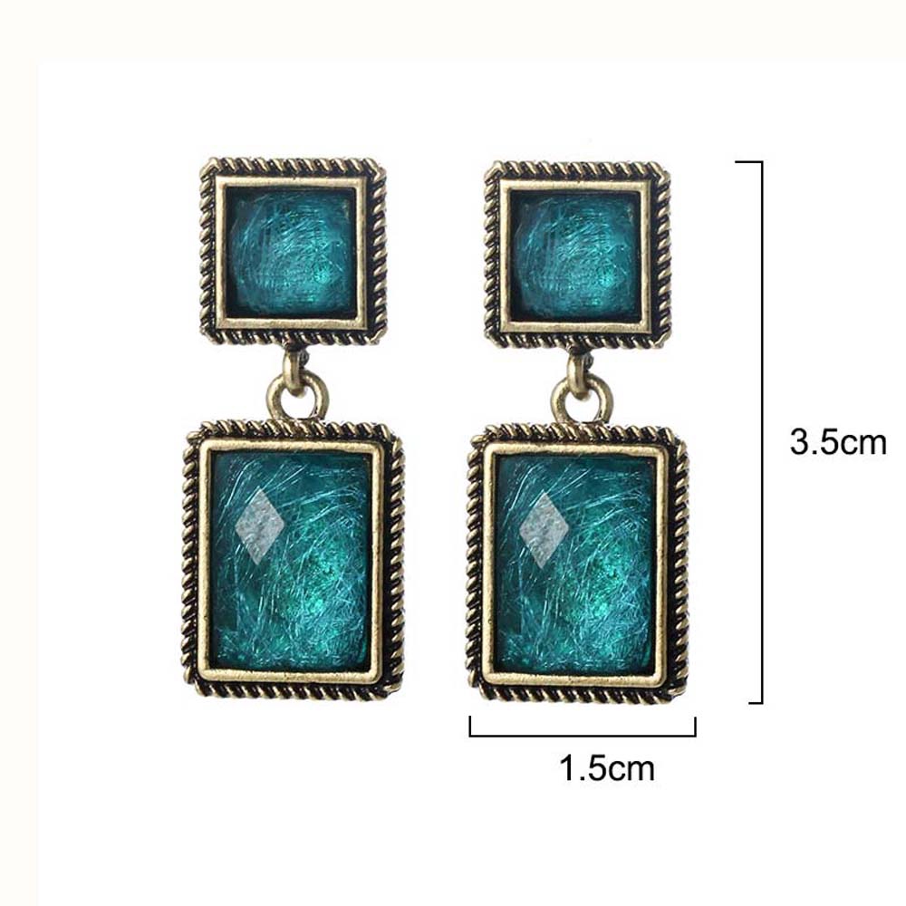 Đôi Khuyên Tai Đính Đá Xanh Lục Thiết Kế Ấn Tượng