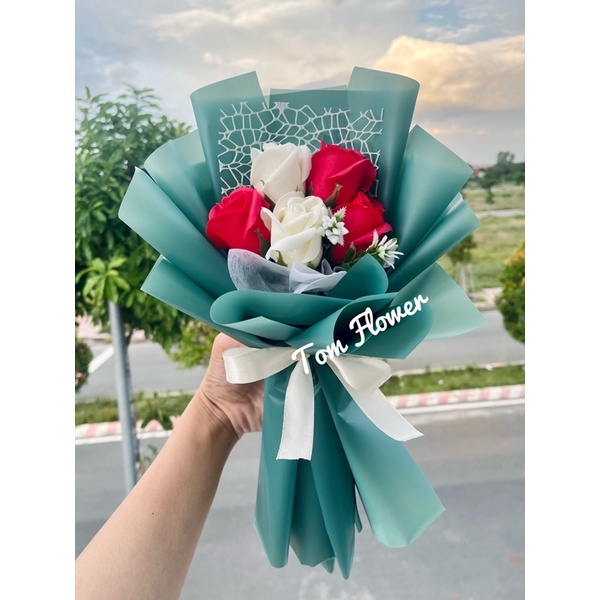 Bó hoa sáp 5 bông phối màu cực xinh