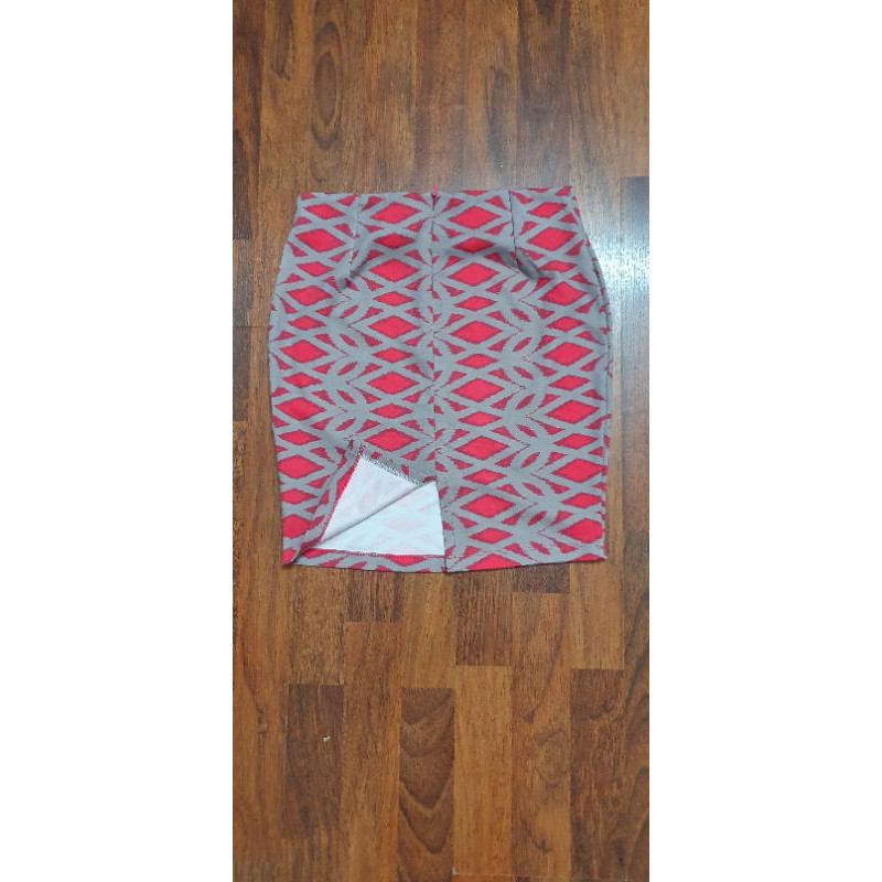 Thanh lý chân váy inner circle size M | BigBuy360 - bigbuy360.vn