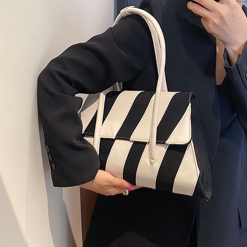 Túi Xách Đeo Vai Thiết Kế Đơn Giản GYLXB578