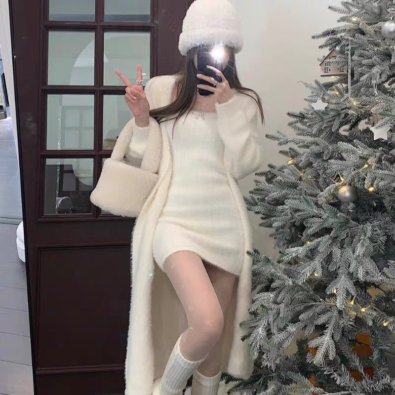 Set đầm len lông trắng ống hở vai lưng ôm body tôn dáng sexy nơ vải bông ấm thu đông + áo khoác choàng tay dài cardigan