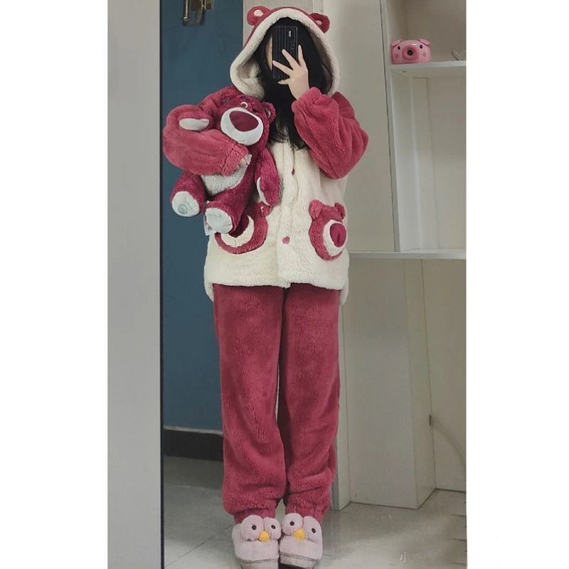 Bộ Đồ Ngủ Hai Mảnh Bằng Vải Lông Cừu Dày In Hình Gấu Dâu Tây Dễ Thương Dành Cho Bạn Gái