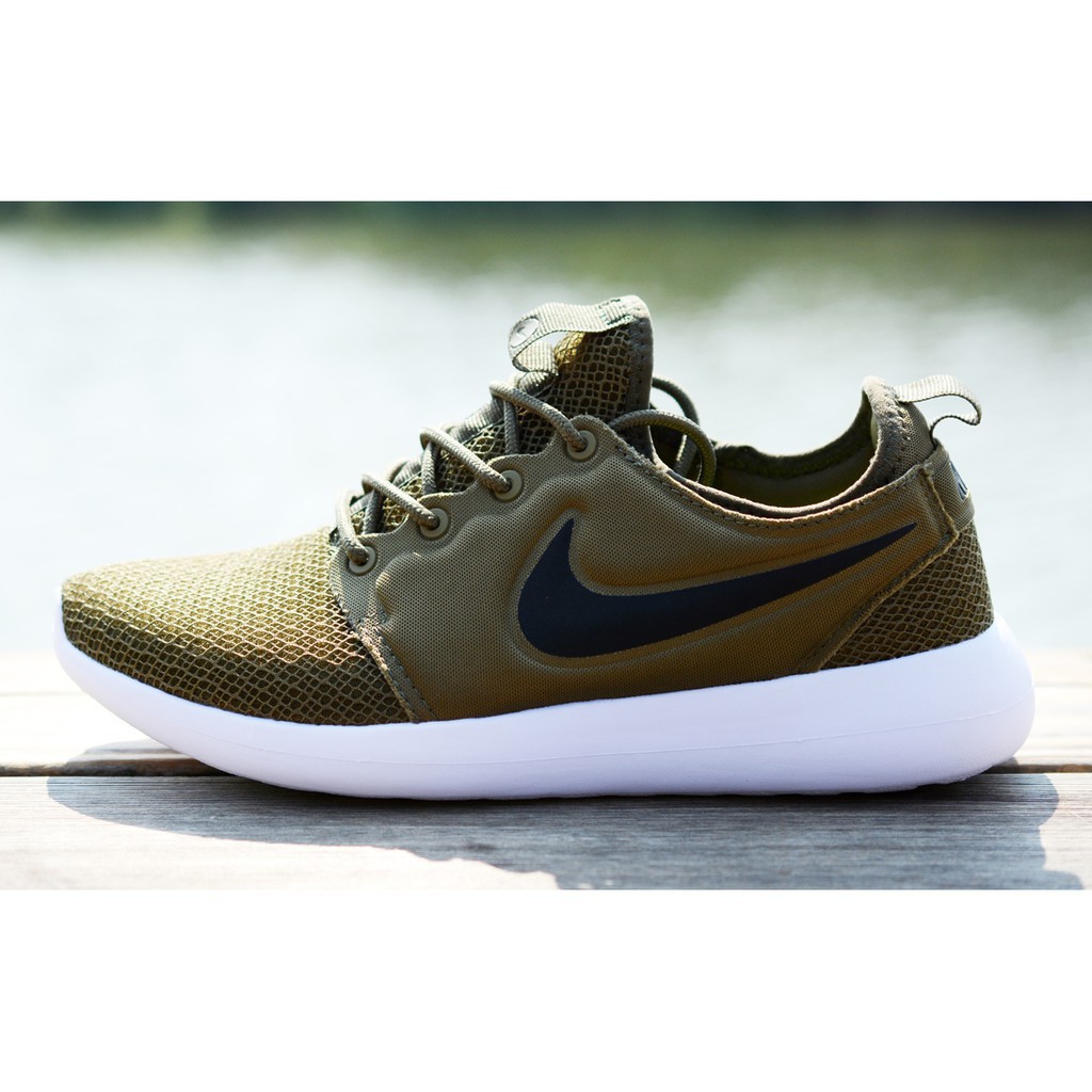 Giày Thể Thao Nike Roshe Two V3.0 Màu Xanh Quân Đội Cá Tính