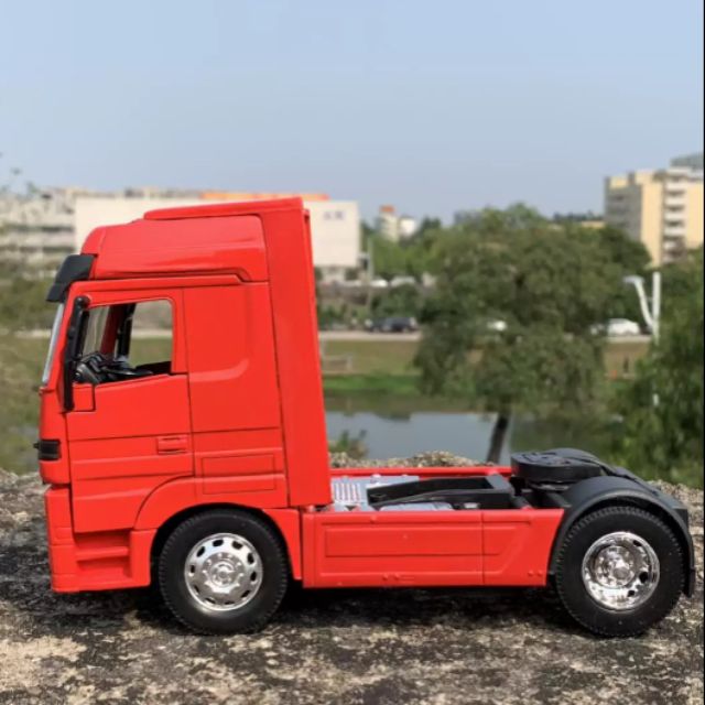 Xe mô hình Mercedes-Benz 1857 hợp kim 1:32