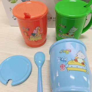 Cốc Nhựa Có Nắp Kèm Thìa