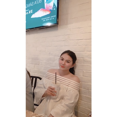 Áo bẹt vai tay loe (hình shop chụp )