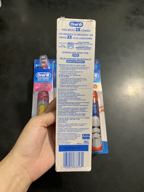 Bàn chải pin Oral-B dành cho bé gái