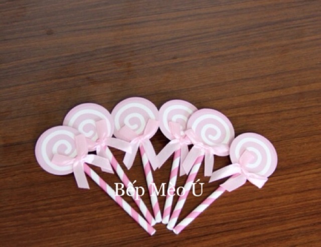 Que cắm kẹo nhiều màu trang trí bánh kem