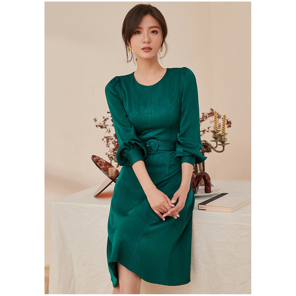 Đầm xòe cổ tròn tay dài xanh rêu có dây đai