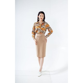 Chân váy ôm cạp lệch cài 2 cúc