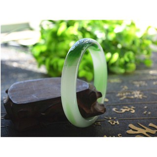 Vòng tay ngọc bích chất lượng