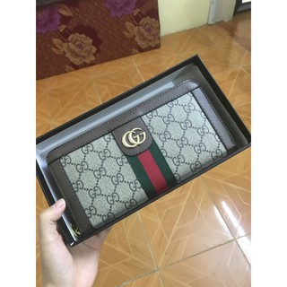 ví dài cầm tay