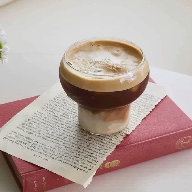 Cốc thủy tinh trong suốt họa tiết hình học độc đáo