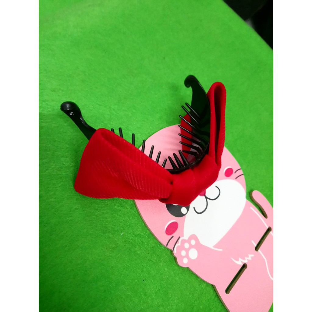 combo 2 kẹp tóc thời trang. màu y hình lun nhe. giá 33k/2 cái. gồm 1 màu đỏ, 1 màu vàng nâu.