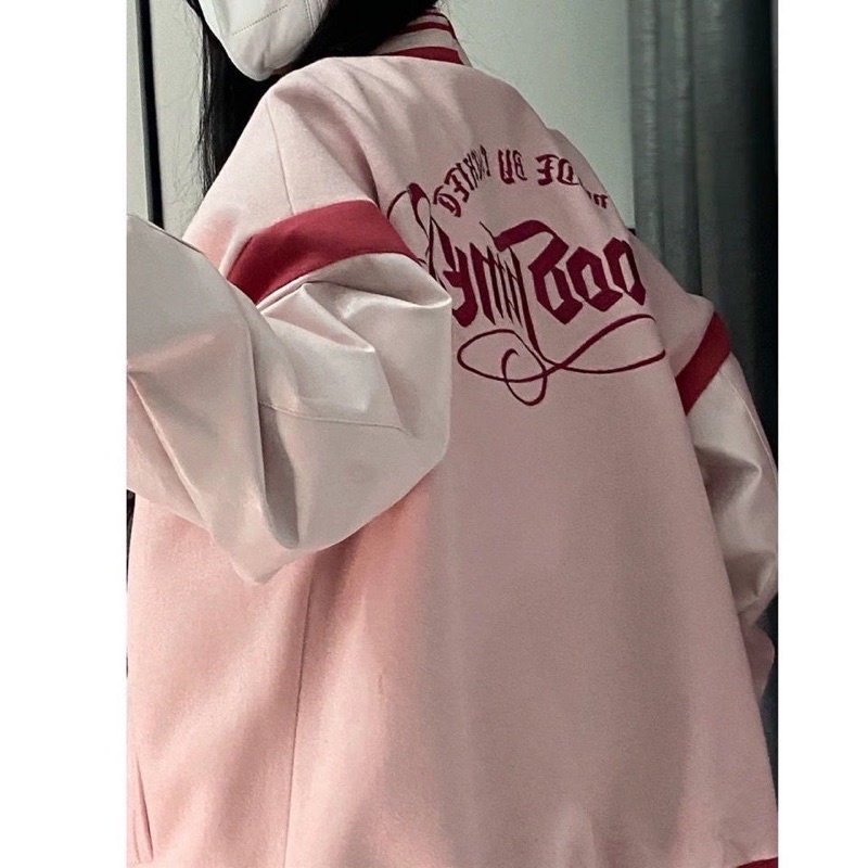 Áo Khoác Varsity Phối Tay Da Màu Hồng Hoạ Tiết Thêu Tay Kẻ Sọc Thời Trang Nữ