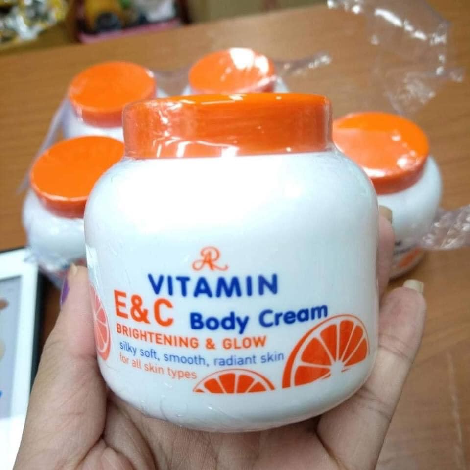 Kem Dưỡng Thể Vitamin E & C Body Cream.