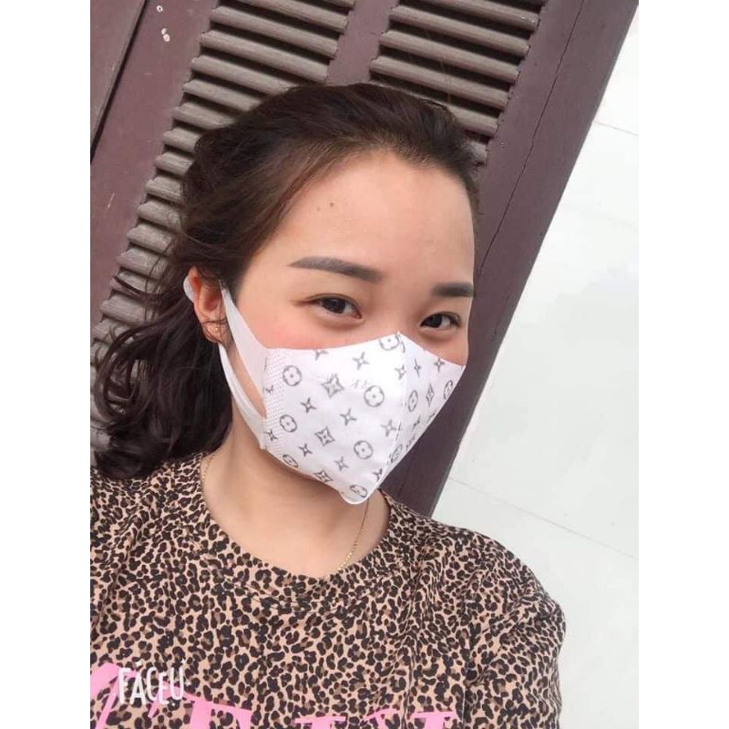 Khẩu Trang 3D mask LV | BigBuy360 - bigbuy360.vn