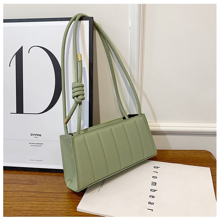 Túi đeo chéo thanh lịch cho nữ Retro fashion/black red brown three colors available IELGY