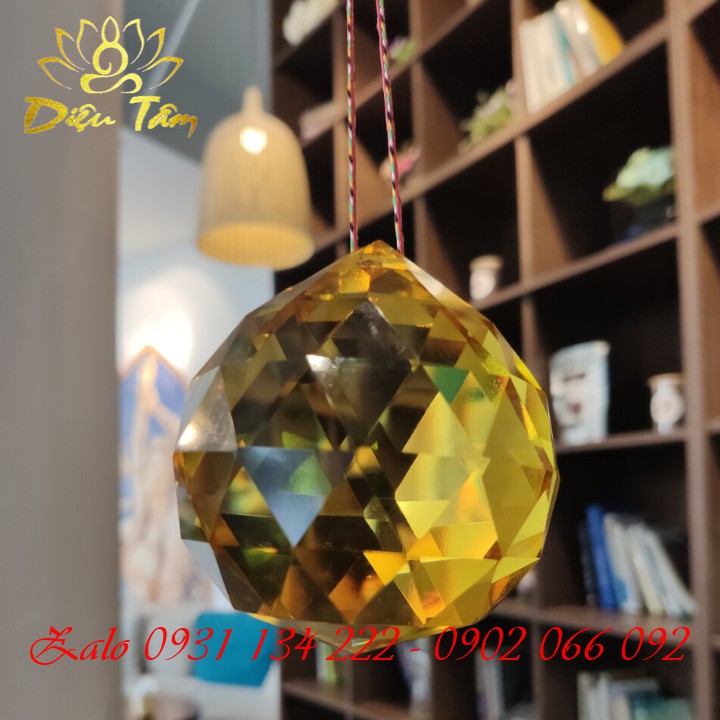 Quả cầu treo phong thủy màu vàng