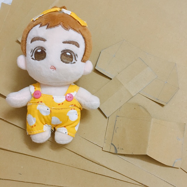 Giấy cứng vẽ rập may đồ cho doll Kpop