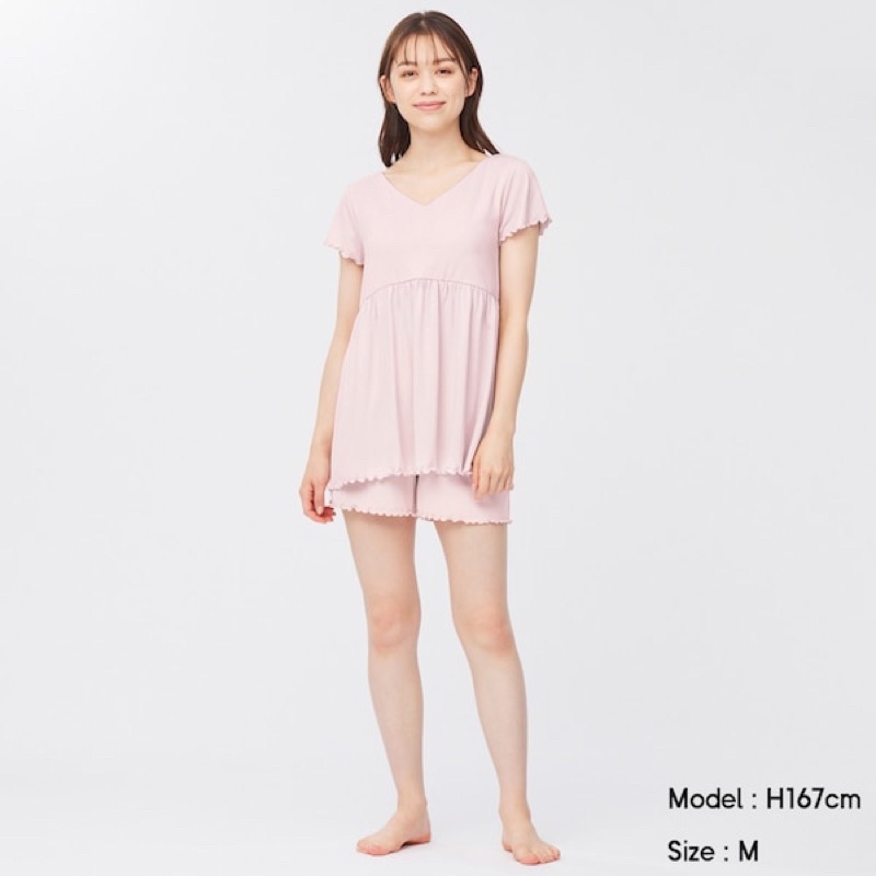 Bộ quần áo cộc nữ cổ tim liền cup ngực dễ thương của Gu - Nhật