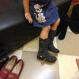 giày boots bé gái