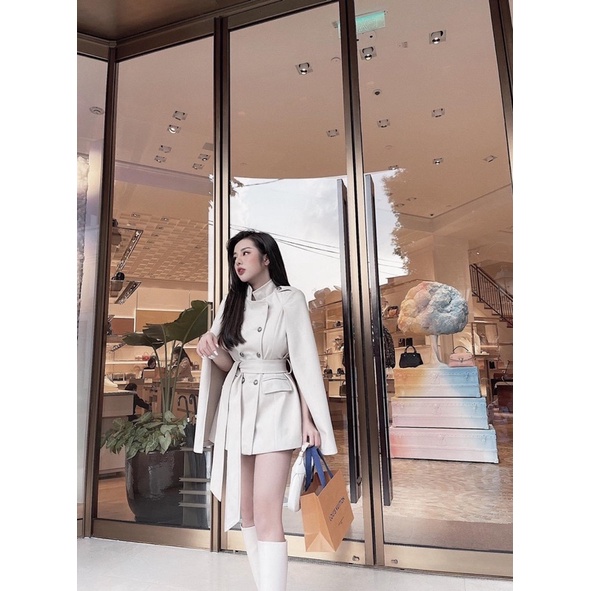 Áo khoác dạ xẻ tay mai phương bùi