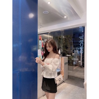 Fetchingroom - Áo trễ vai dài tay chất lụa mát