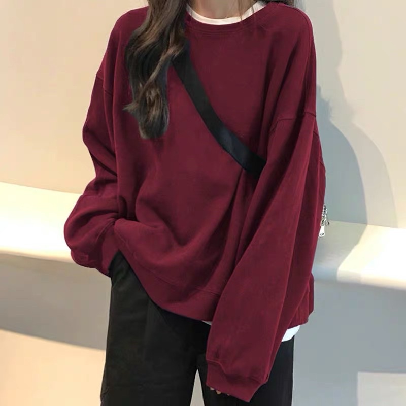 áo sweater đỏ đô