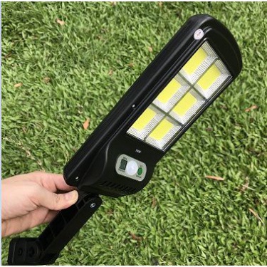 Đèn năng lượng mặt trời sân vườn solar light chống bão 150W🍀FREESHIP🍀Đèn 6 mắt năng lượng có điều khiển từ xa