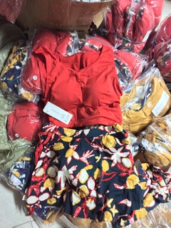 Bộ bơi nữ ba chi tiết