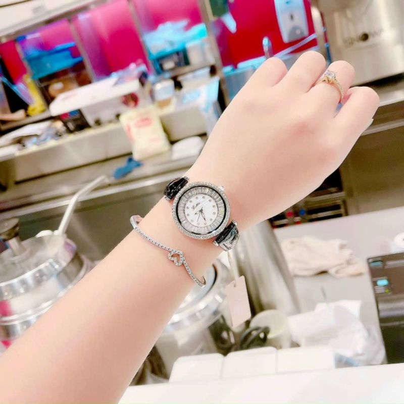 Các mẫu đồng hồ không thể thiếu của chị em ạ