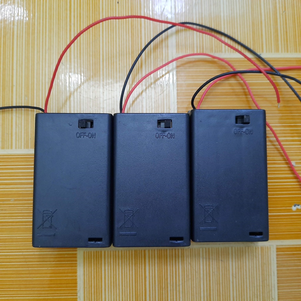 Hộp ghép 3 pin AAA 1.5v mắc nối tiếp có công tắc