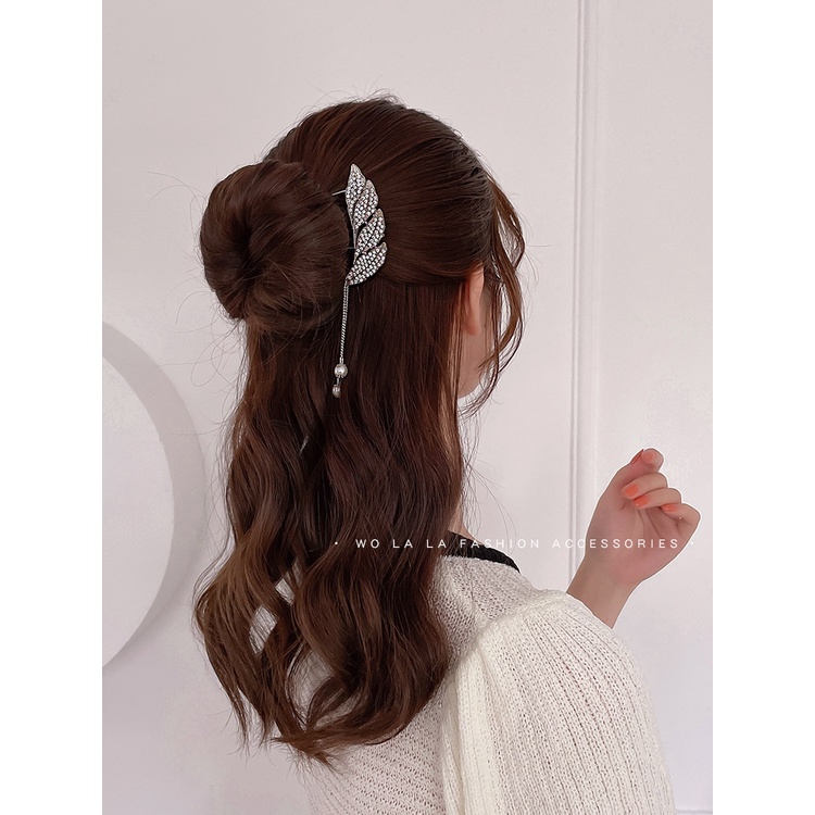Kẹp tóc hình chiếc lá đính đá và ngọc trai nhân tạo thời trang Hàn Quốc