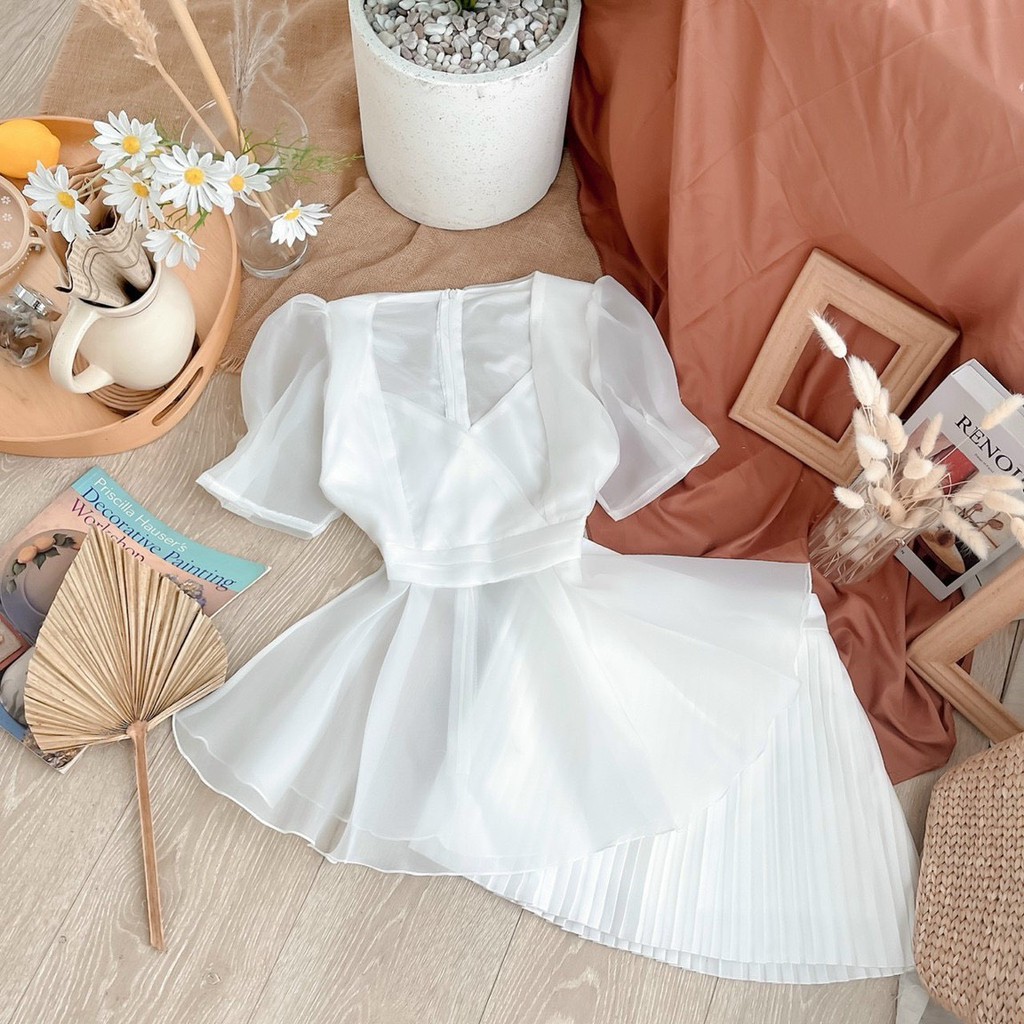 Set váy áo thiết kế tone trắng cực xinh❤️❤️Không cần phải nghĩ mix match lên đồ như thế nào cũng có ngay 1 outfit xịn xò