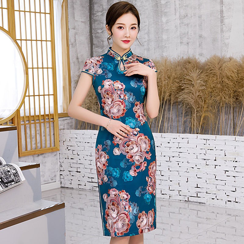 Thời trang trung niênVáy liền áo sườn xám kiểu Trung Quốc Phong cách cho các bà mẹ mẫu mới