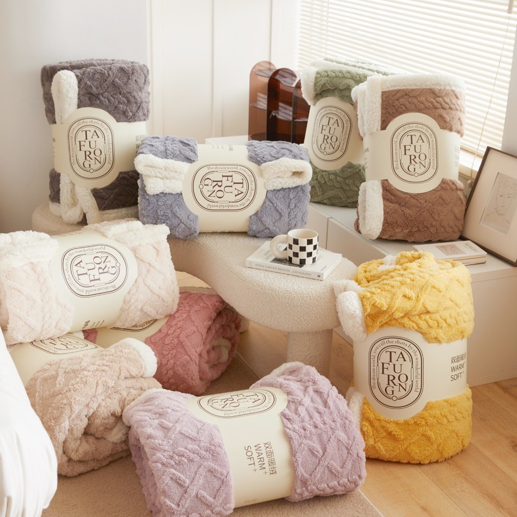 Chăn len lông cừu KINBEDDING chất liệu len mềm mại làm ấm nhanh, kích thước 2mx2m3 cân nặng 2.5kg