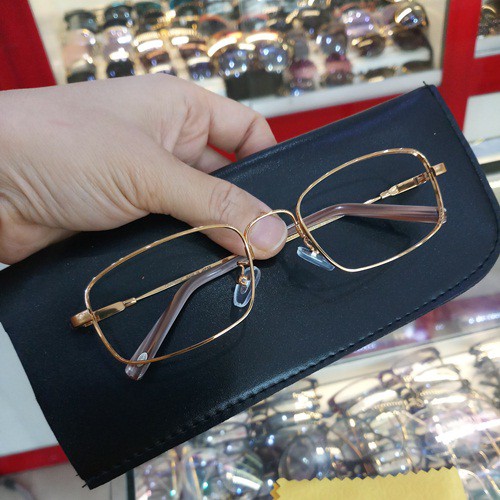 Kính Mắt Titan Siêu Dẻo Cầu Cong Chất Đẹp - Kính Mắt Tiến Thành