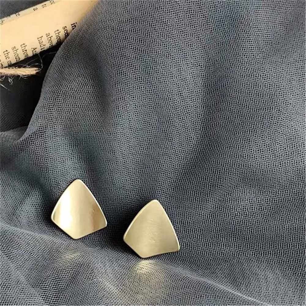 Khuyên Tai Nữ Trang Dáng Dài Tạo Hình Độc Đáo