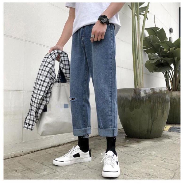 Quần bò jean baggy nam ống suông rộng rách 1 gối hottred hàn quốc 2022