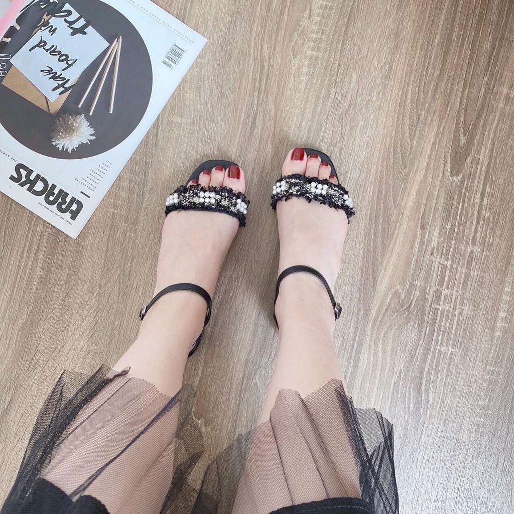 Sandal ngọc gót vuông