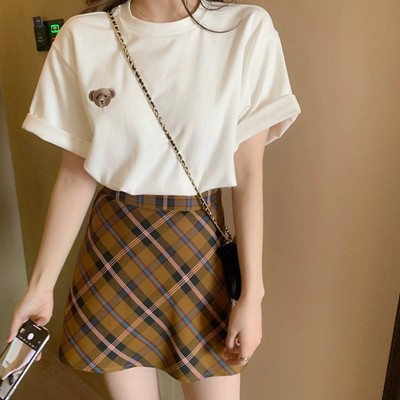 Set áo ngắn tay và chân váy phong cách phương Tây | BigBuy360 - bigbuy360.vn