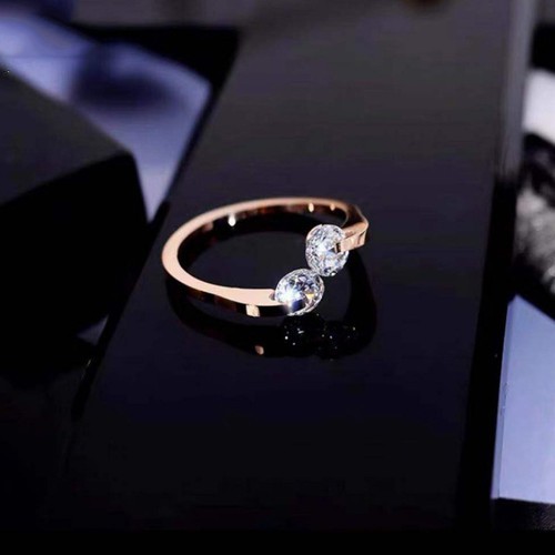 Nhẫn Hở 2 Viên Đá Nhân Tạo Titan Không Đen TT 2452