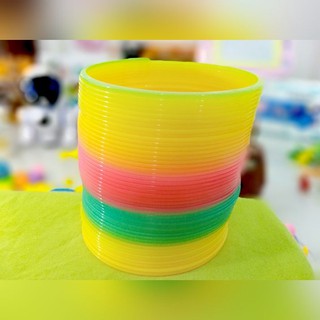 đồ chơi lò xo cầu vồng, lò xo đồ chơi giá rẻ chất lượng