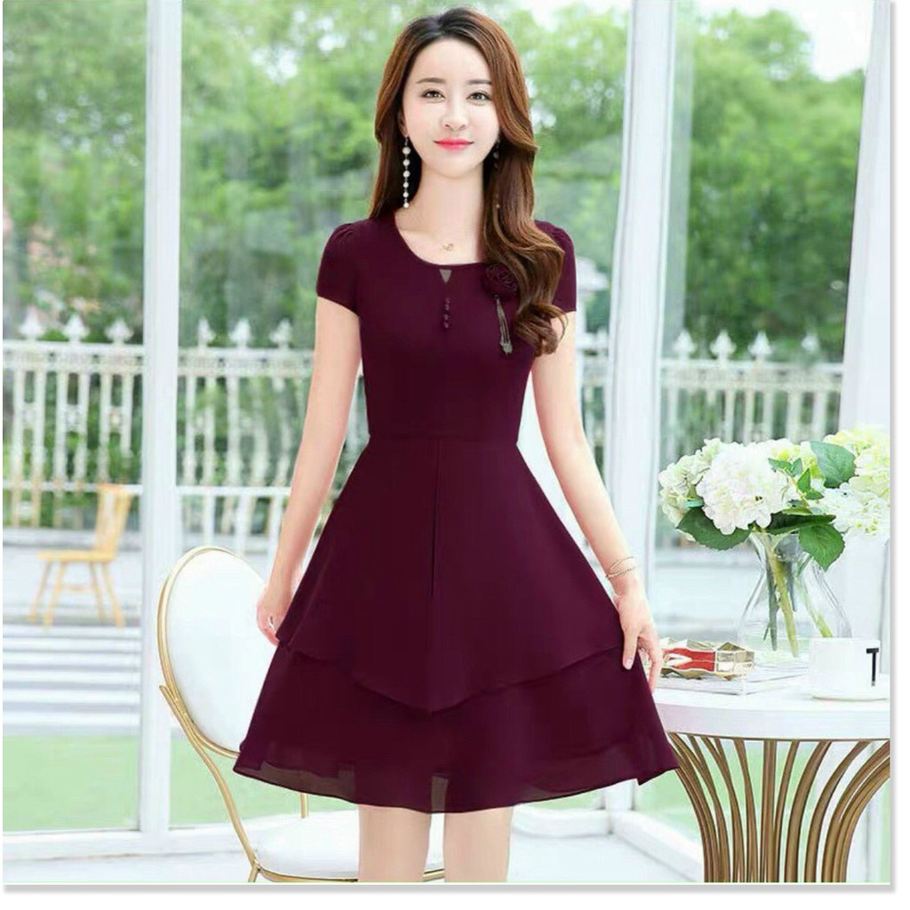 ĐẦM VOAN Ý ĐƯỢC THIẾT KẾ HỌA TIẾT TRƠN NHƯNG RẤT SANG TRỌNG,ĐẶC BIỆT LÀ CHẤT LIỆU VÃI VOAN THOÁNG MÁT  THỜI TRANG KME.ST